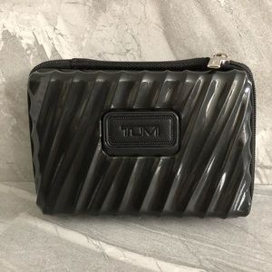 Tumi for Delta Amenity Kit